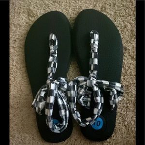 Sanuk sandals